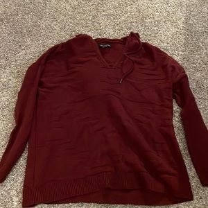 American Eagle maroon sweater